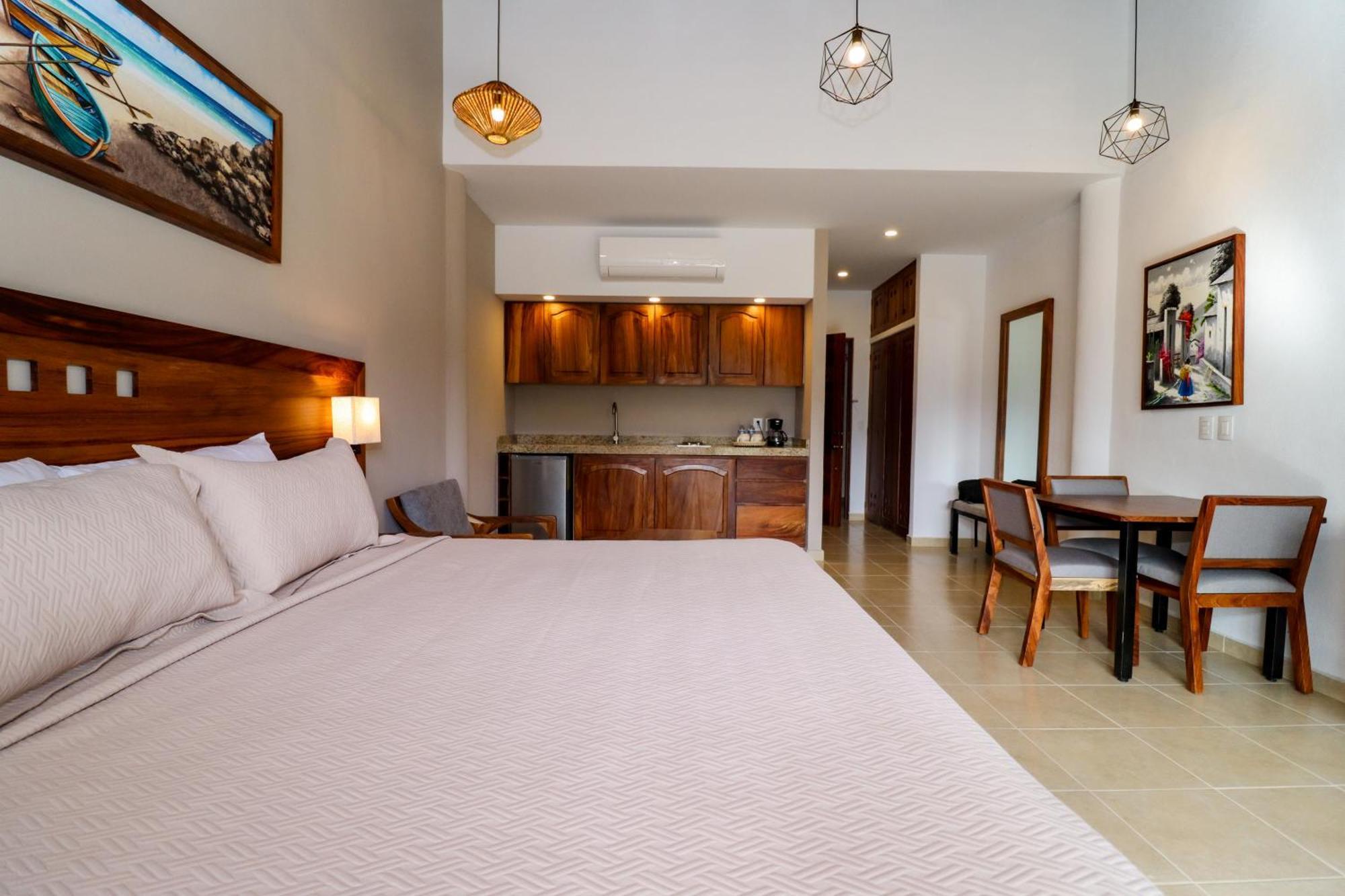 River Park Hotel Puerto Vallarta Exterior photo